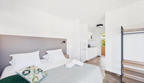 Studio with Balcony