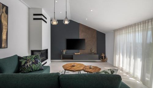 Two-Bedroom Apartment with Balcony and Sea View