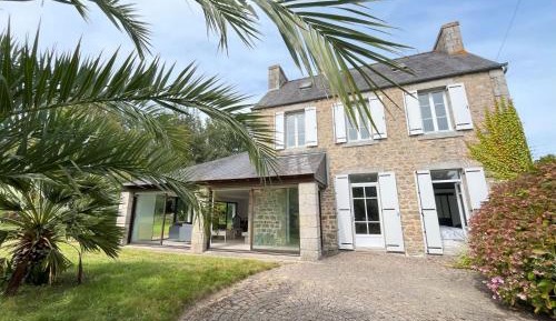 Four-Bedroom Holiday Home