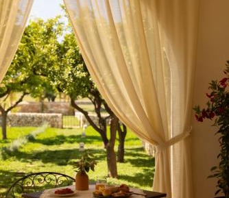 Deluxe Suite with Spa Bath