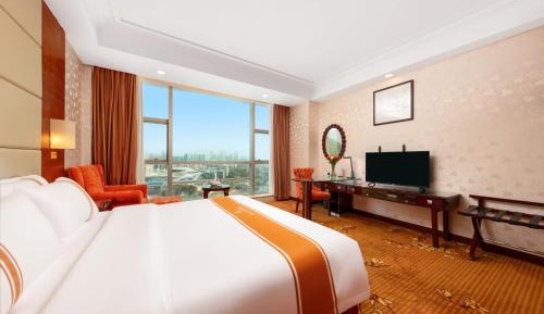 Deluxe Queen Room