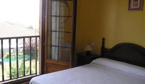 Studio Apartment with One Double Bed