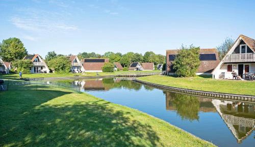 Bungalow - Water Front 