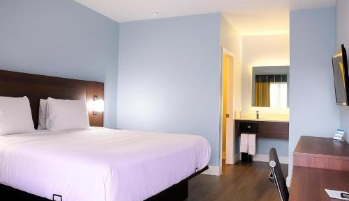 Deluxe King Room with Sofa Bed