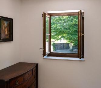 One-Bedroom Apartment with Garden View