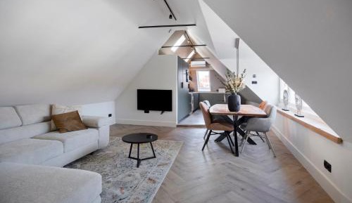 One-Bedroom Apartment with City View