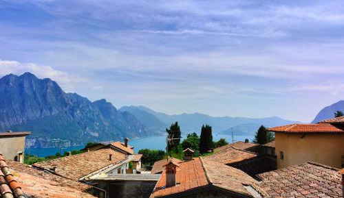 Two-Bedroom Apartment with Lake View