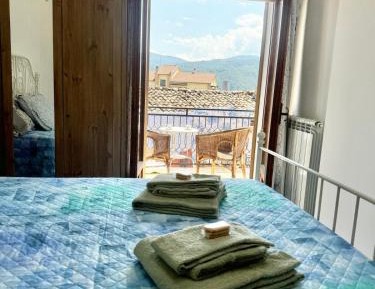 One-Bedroom Apartment with Balcony