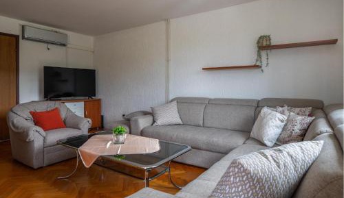 Nine-Bedroom Holiday Home