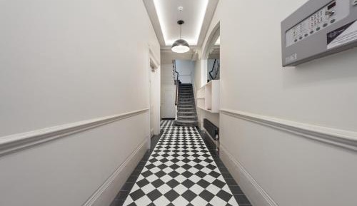 Studio - Split Level