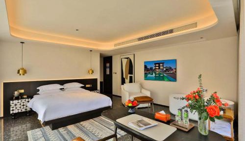 King Room with Pool View