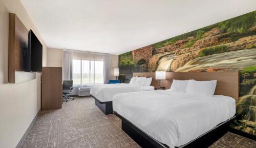 Queen Room with Two Queen Beds - Non-Smoking