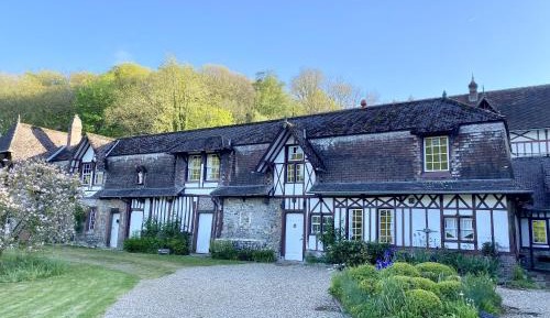 Cottage with Garden View