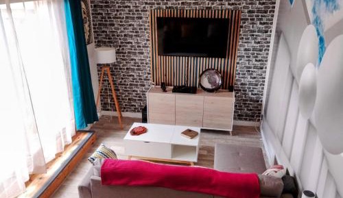 One-Bedroom Apartment with Garden View