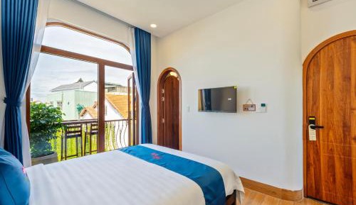 Deluxe Double Room with Balcony