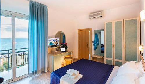 Double Room with Balcony and Sea View