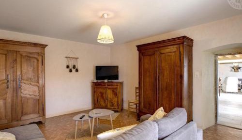 Holiday Home (12 Adults)