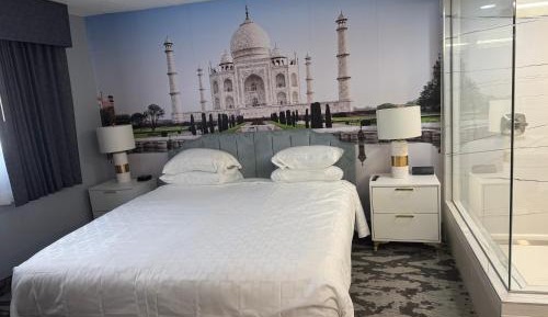 Deluxe King Suite