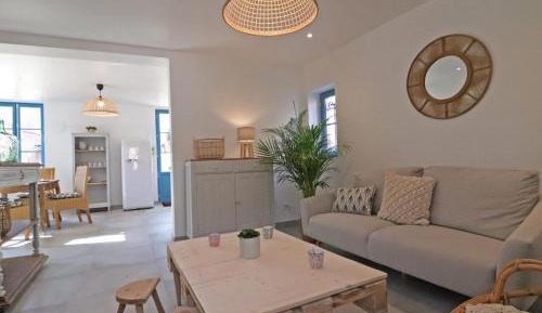 Holiday Home (5 Adults)