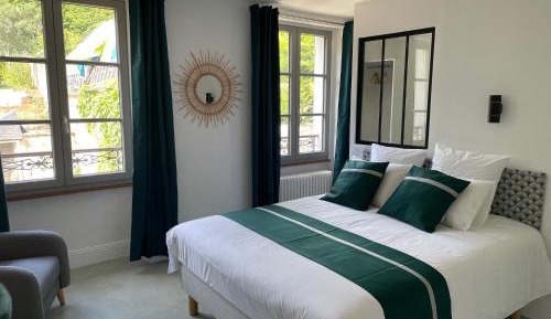 Standard Queen Room