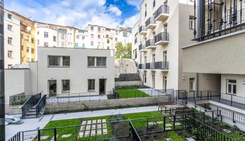 Four-Bedroom Apartment with Balcony 