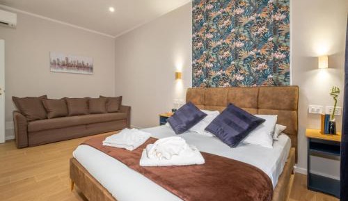 Three-Bedroom Deluxe Apartment