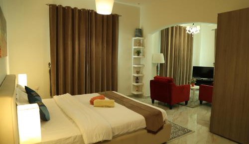 Deluxe King Suite