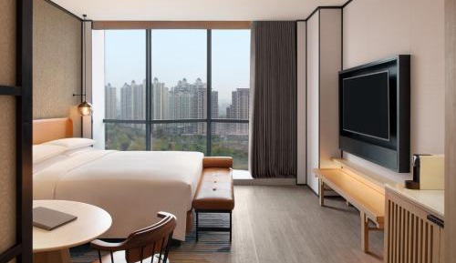 Club King Room - Club Level