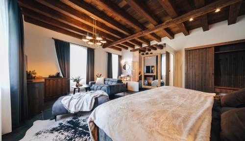 Deluxe Double Room with Bath