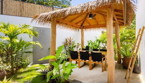 4 Bedroom Villa With Pool & Corner View 