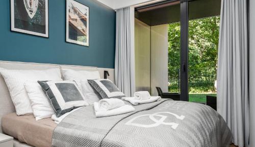 One-Bedroom Apartment with Terrace