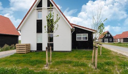 Four-Bedroom Holiday Home