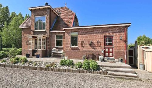 Five-Bedroom Holiday Home