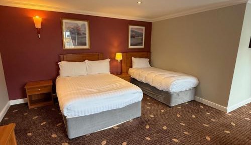 Deluxe Family Room