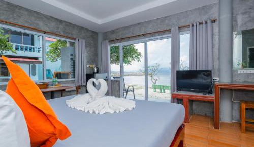 Deluxe Double Room with Balcony and Sea View
