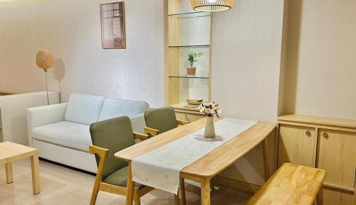 Superior One-Bedroom Apartment with Balcony