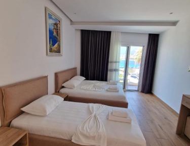 Triple Room with Sea View