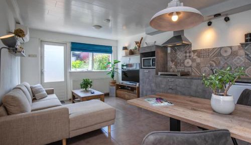One-Bedroom Bungalow