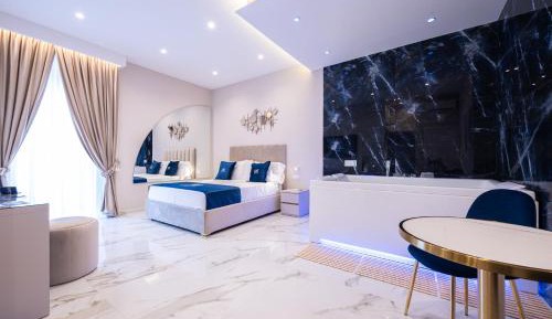 Queen Room with Spa Bath