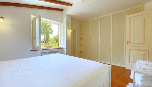 Three-Bedroom Standard Apartment