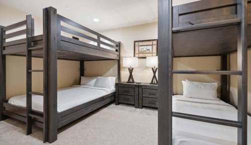 Three-Bedroom Apartment with Balcony