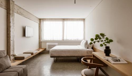 Deluxe King Room