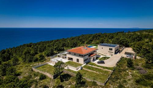 Six-Bedroom Villa with Private Pool and Sea View