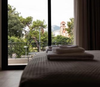 One-Bedroom Apartment with Balcony