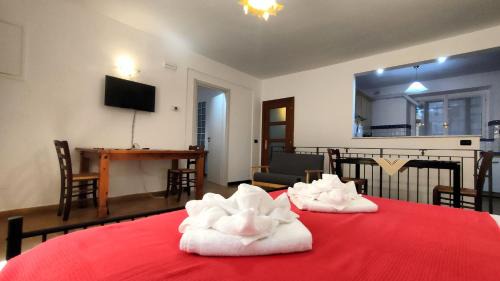 Three-Bedroom Deluxe Apartment