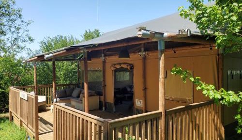 Bungalow with Patio