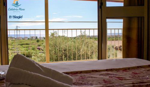 Deluxe Triple Room with Sea View