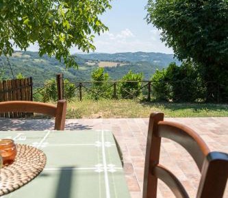 Apartment with Mountain View