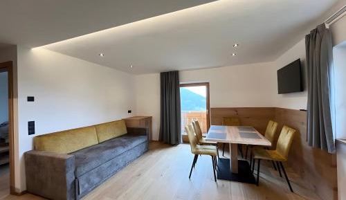 Superior One-Bedroom Apartment with Balcony