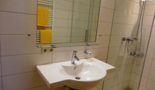 One-Bedroom Apartment with View